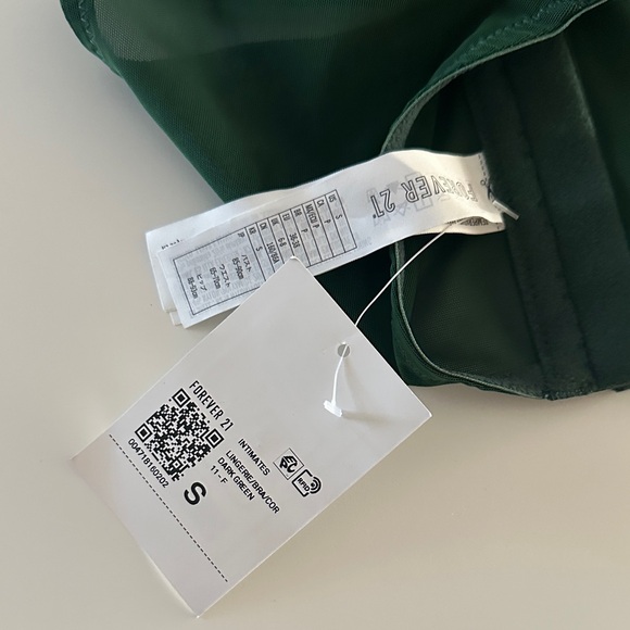 NWT Elegant Dark Green Lace Bralette Halter Top Tie Lace-Up, adjustable clasps - Picture 2 of 5